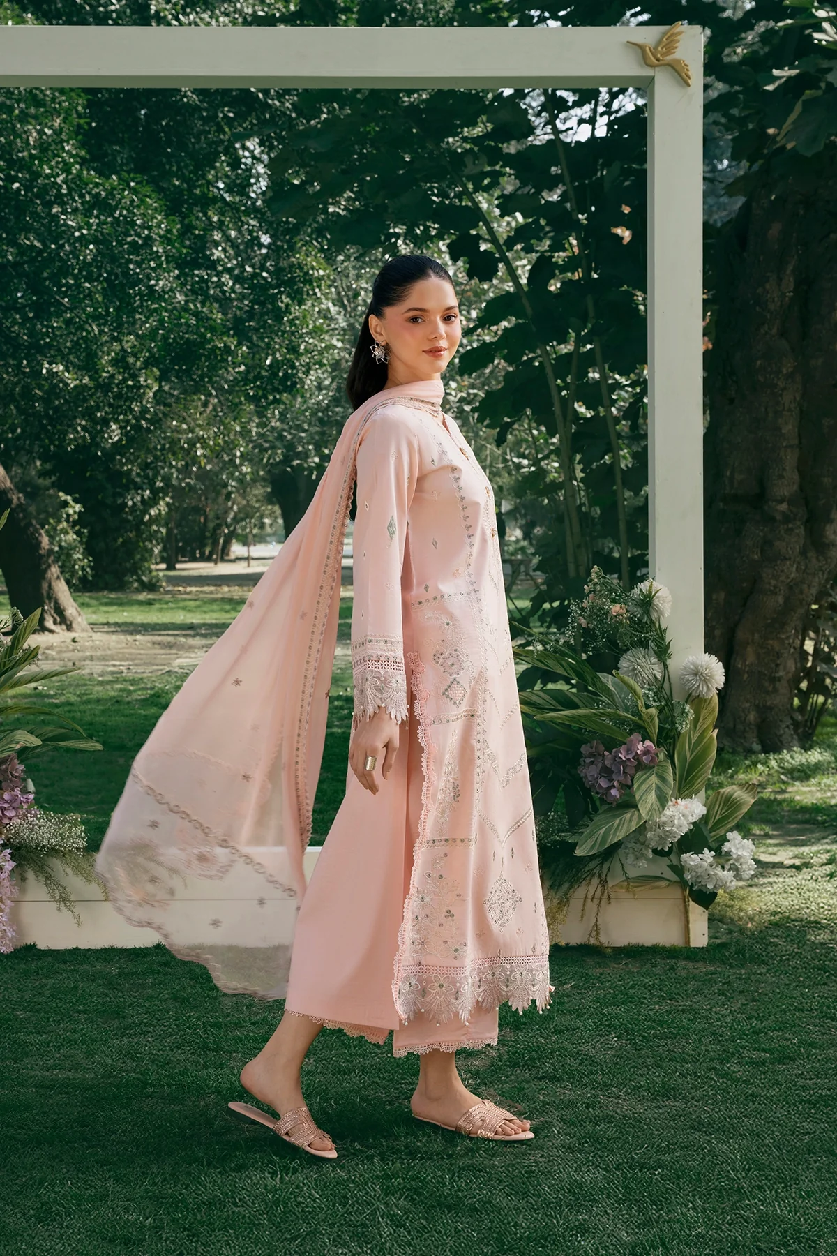 Coquette - Image 10