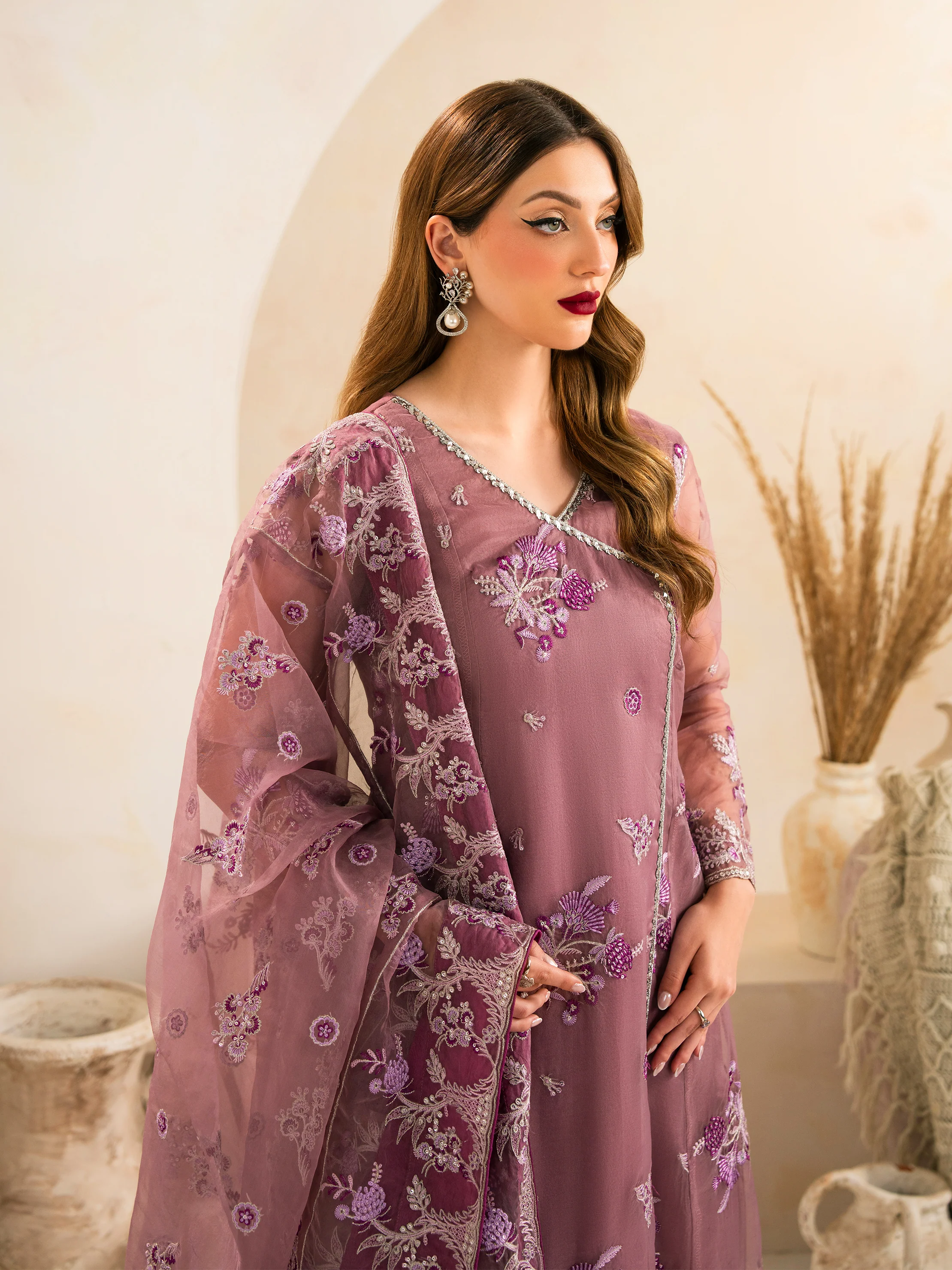 Ishrat - Image 5