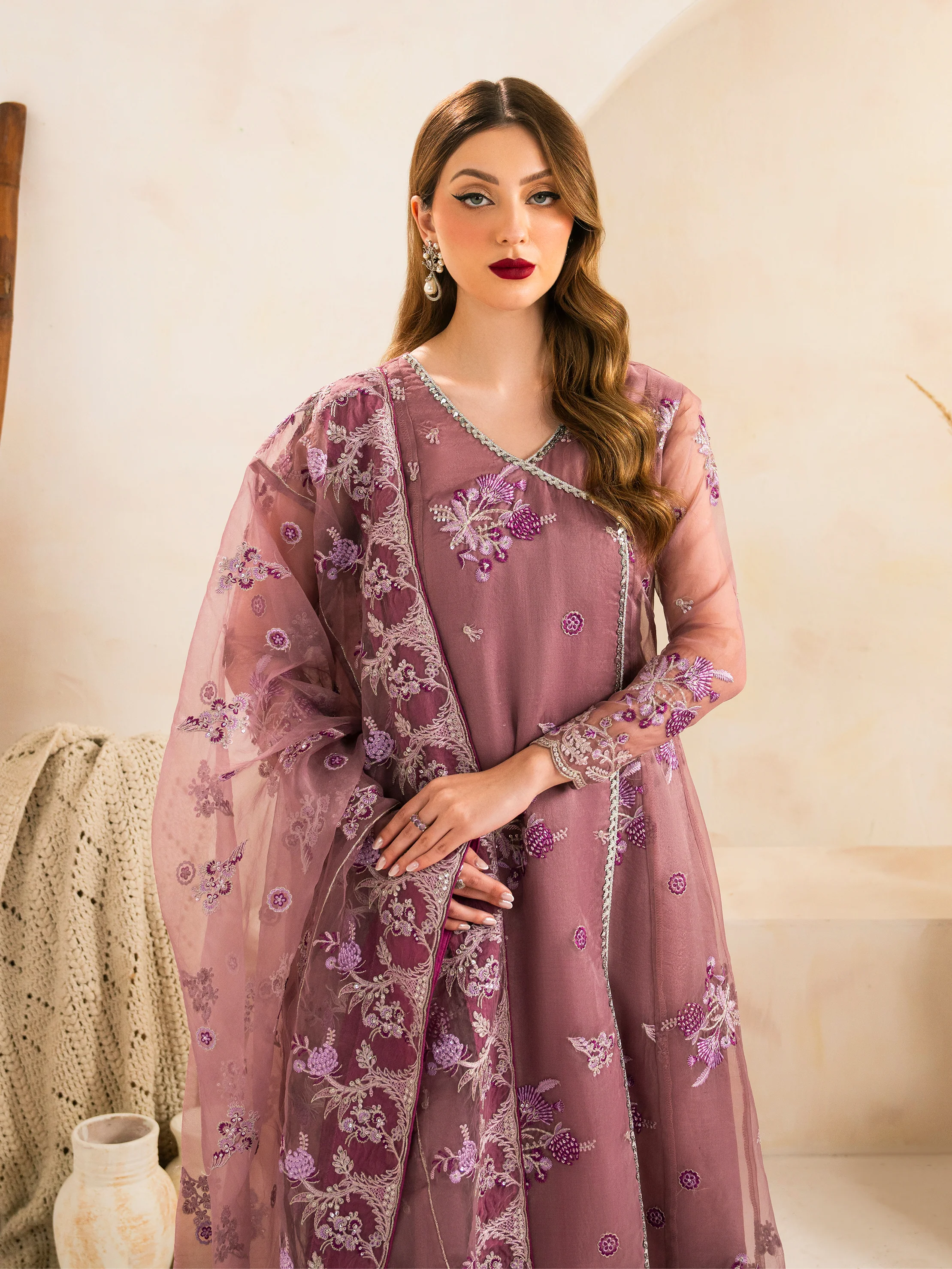 Ishrat - Image 6