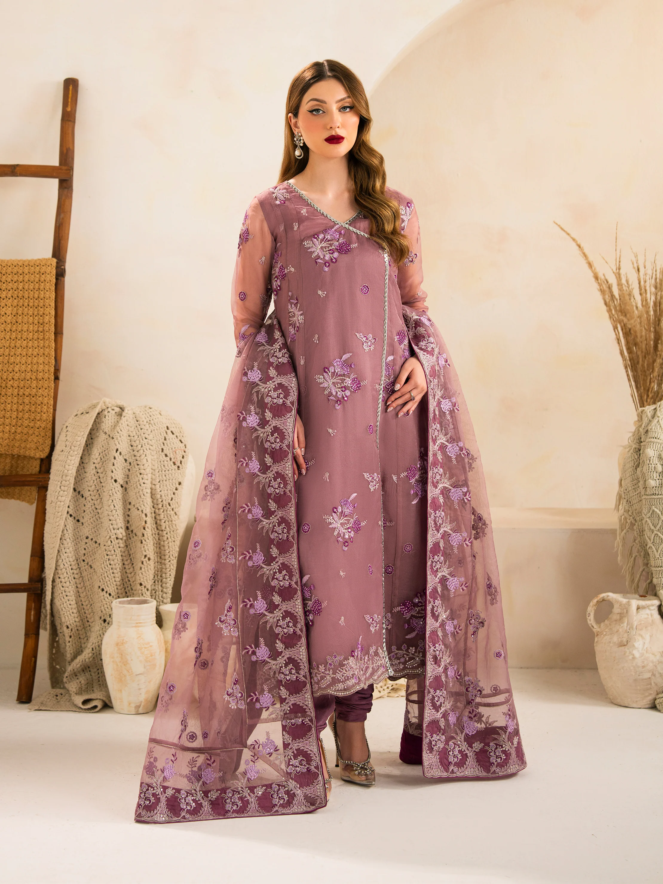 Ishrat - Image 7