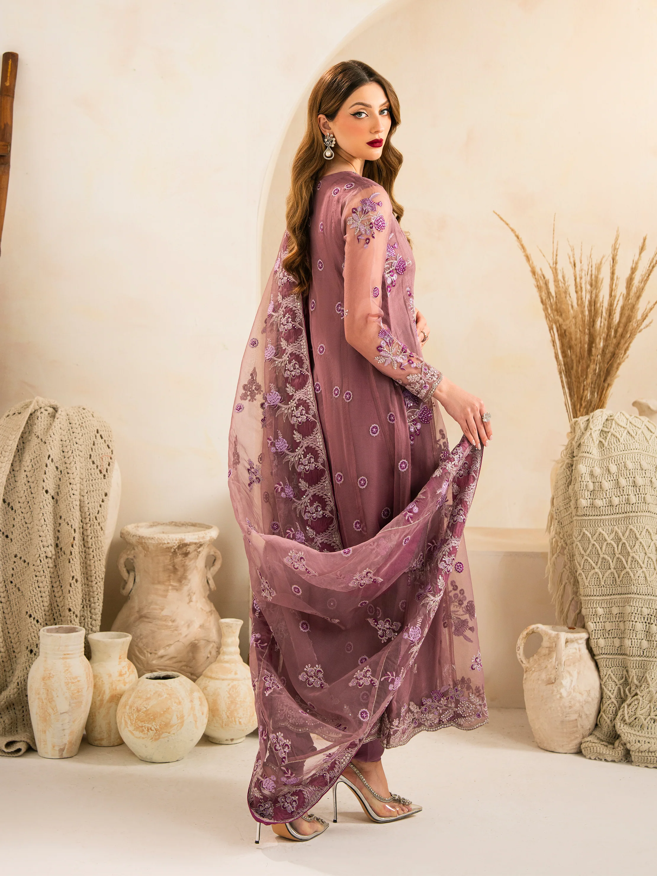 Ishrat - Image 8