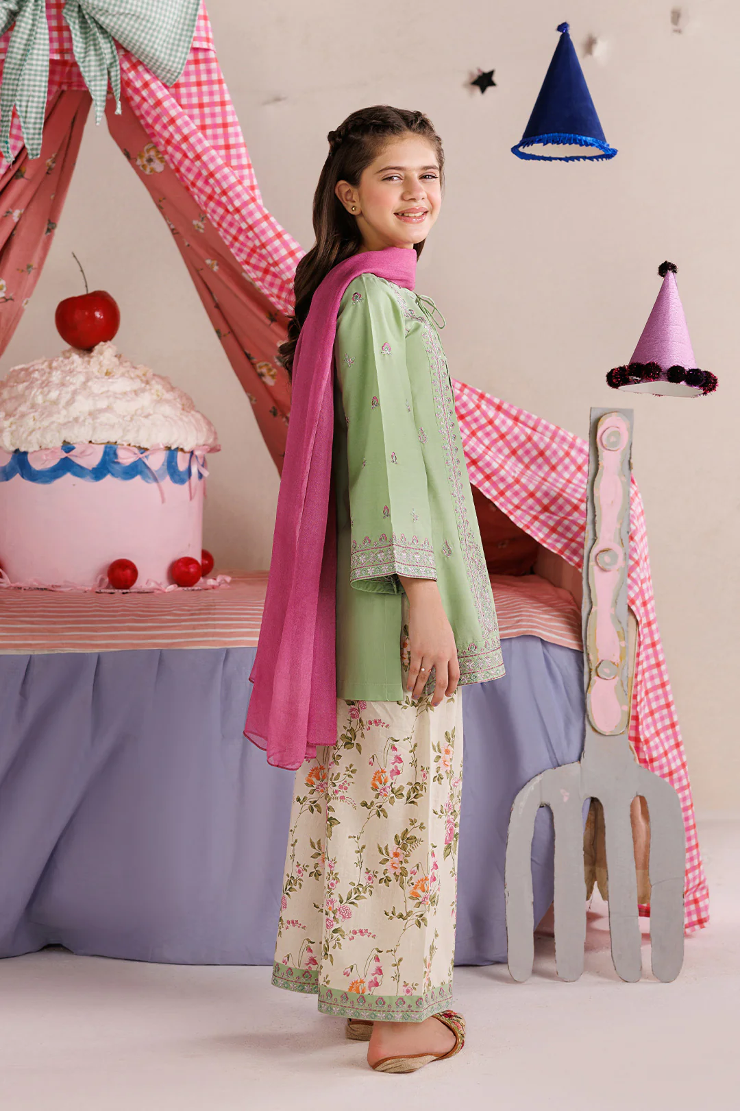 TINY TOTS - Image 5