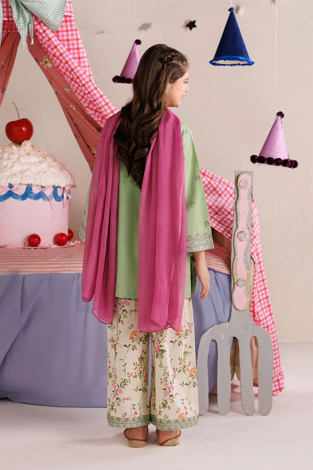 TINY TOTS - Image 6