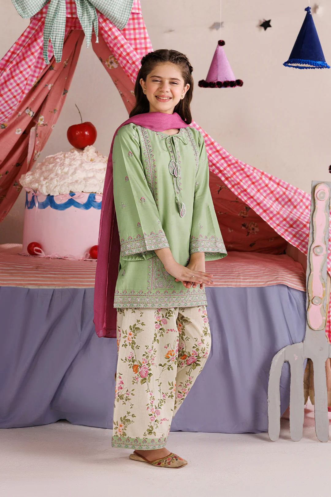 TINY TOTS - Image 8
